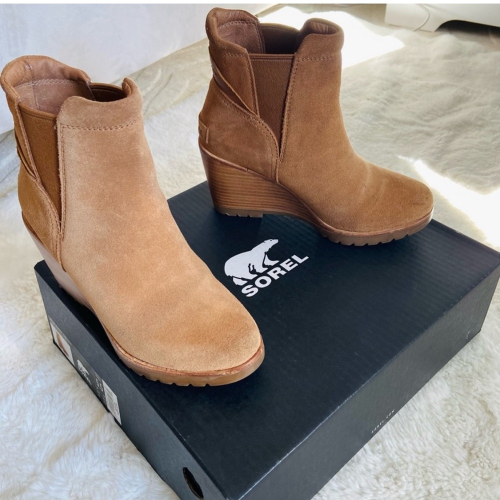 Sorel Tan Wedge Shoes with Elastic Panels